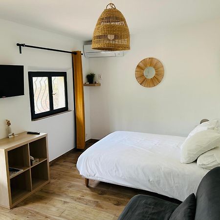 מלון Collobrières Le Cabanon מראה חיצוני תמונה