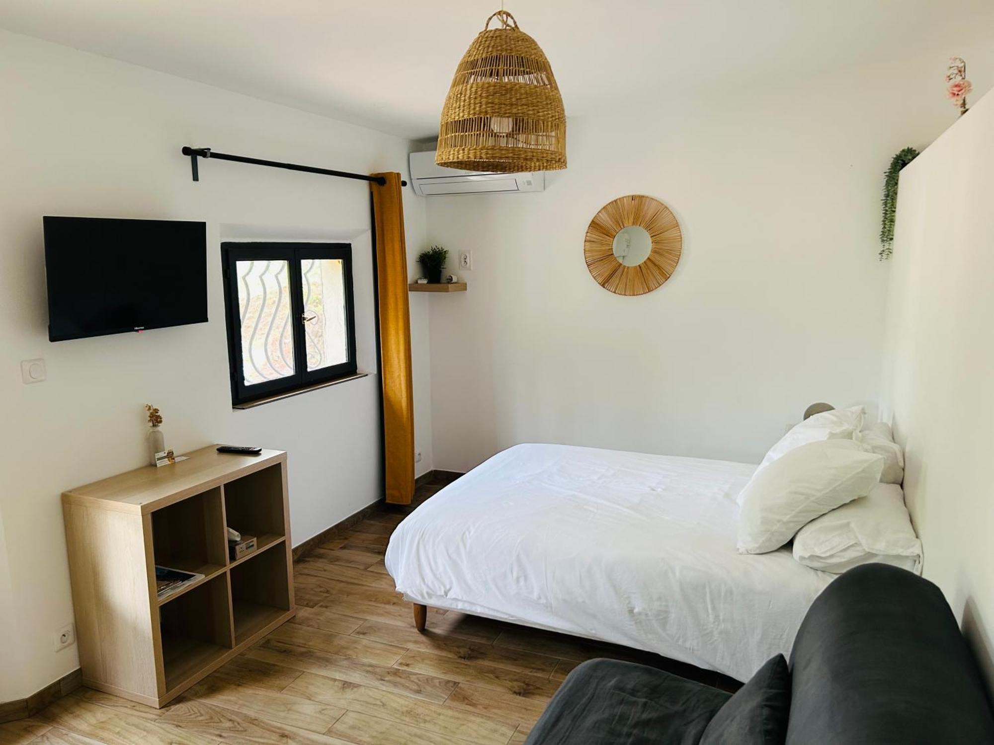 מלון Collobrières Le Cabanon מראה חיצוני תמונה